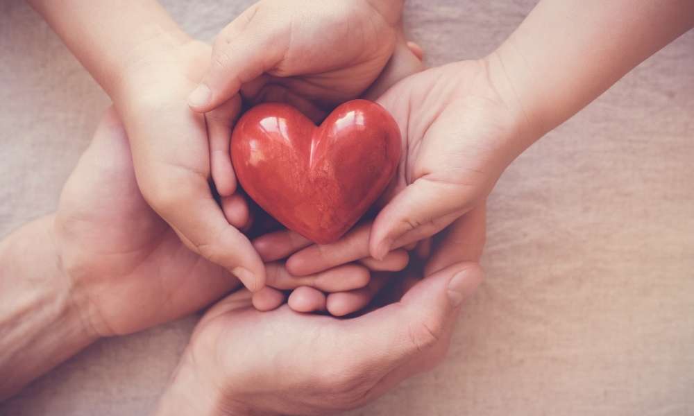 symbol serca w ręku