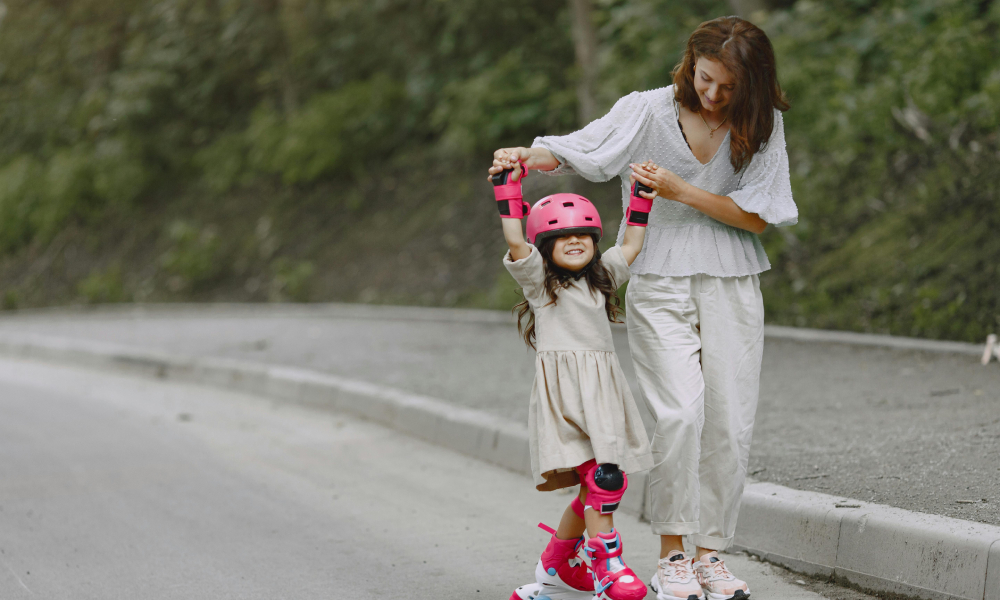 matka-córka-zabawa-rolki