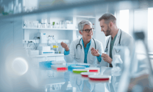 Grafika wiodąca dla artykułu Maślan sodu opinie lekarzy: Gastroenterolodzy o jelitach, mikrobiomie i IBS